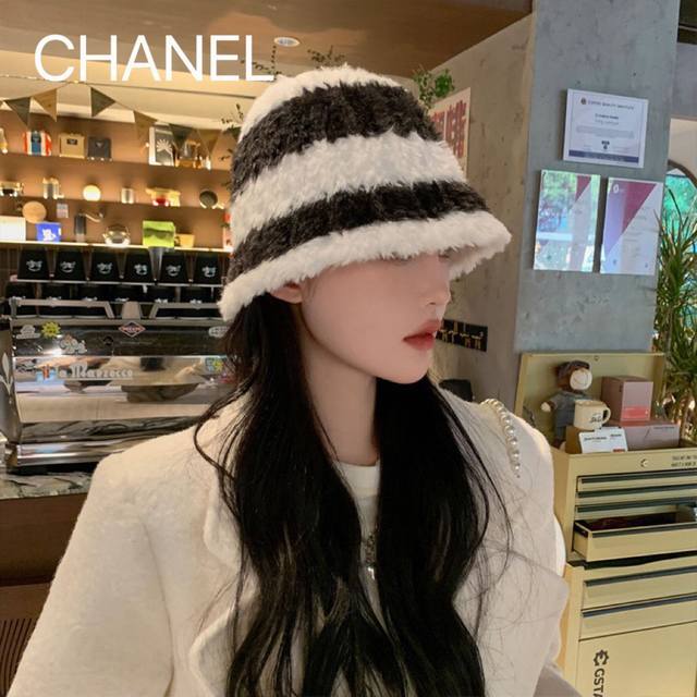 Chanel香奈儿 新款秋冬季保暖渔夫帽女士韩版条纹拼色时尚小众水桶帽子